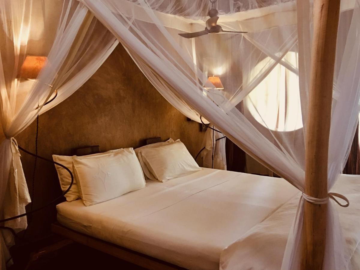 Bakuba Lodge - Le Petit Hotel Du Voyageur Ankilibe Kültér fotó